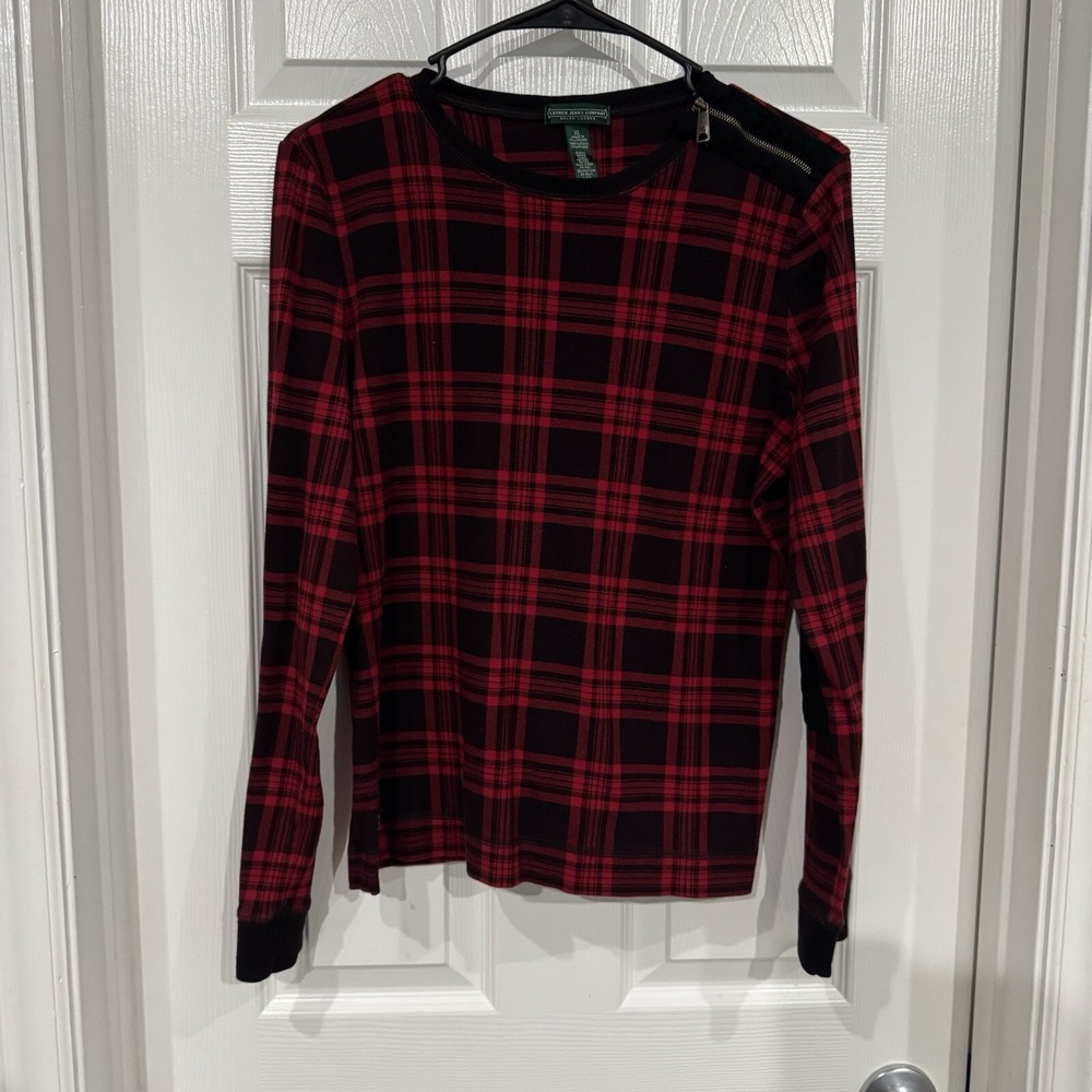 LAUREN JEANS CO.---COTTON RED AND BLACK PLAID TOP WITH SHOULDER‎ ZIPPER---xl